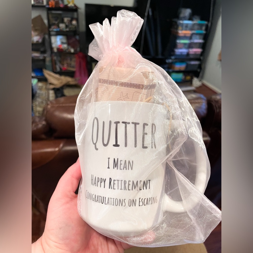 Funny Retirement Gift Mug with Gift Bag and Novelty Gift Box - NWOT - Picture 3 of 9